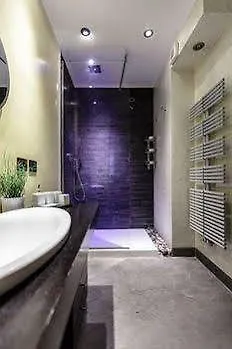 Suitelowcost - San Babila Duomo Hotel *