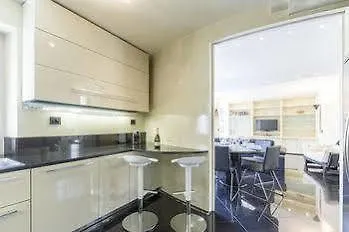 Hotel Suitelowcost - San Babila Duomo Mailand