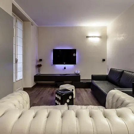Suitelowcost - San Babila Duomo Hotel *